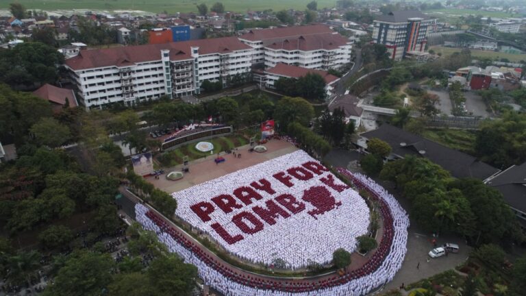 Mantap, Tajamkan Empati Kebangsaan Mahasiswa Baru Bentuk Formasi UMM for Lombok