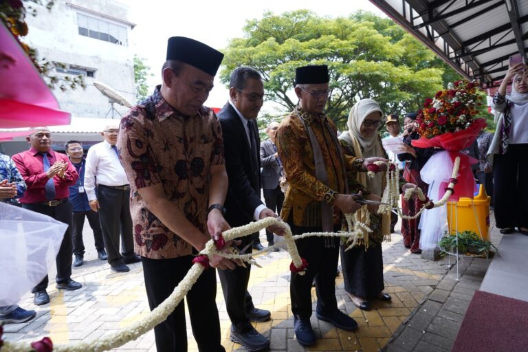 Haedar Nashir Resmikan MentariMu Mart Muhammadiyah di UMM