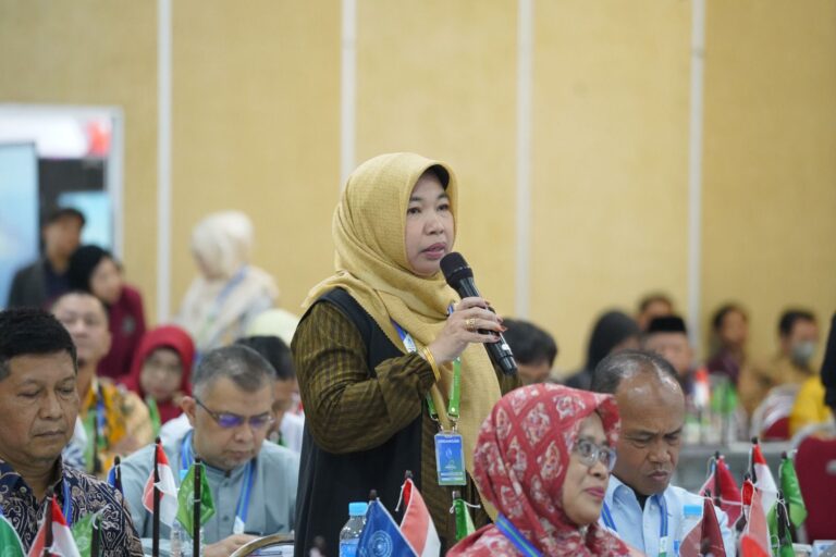 Wakil Ketua MPR RI hingga Akademisi Kaji Ulang UUD 1945 di Forum Rektor PTMA