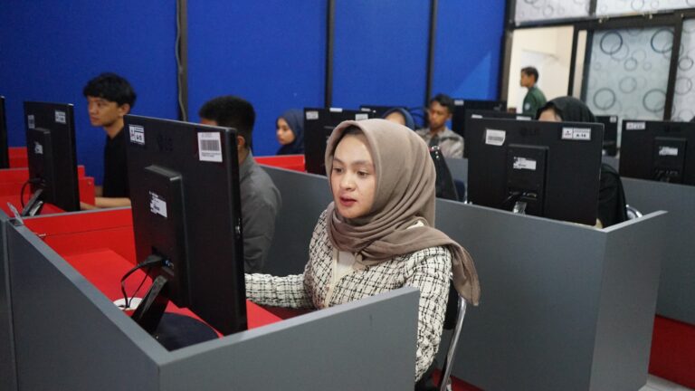 Inovatif, Semua Mahasiswa Baru UMM Diajari Coding