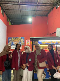 Mahasiswa Fakultas Hukum UMM Gelar Sosialisasi SPP-IRT untuk Dorong Legalitas Industri Rumah Tangga