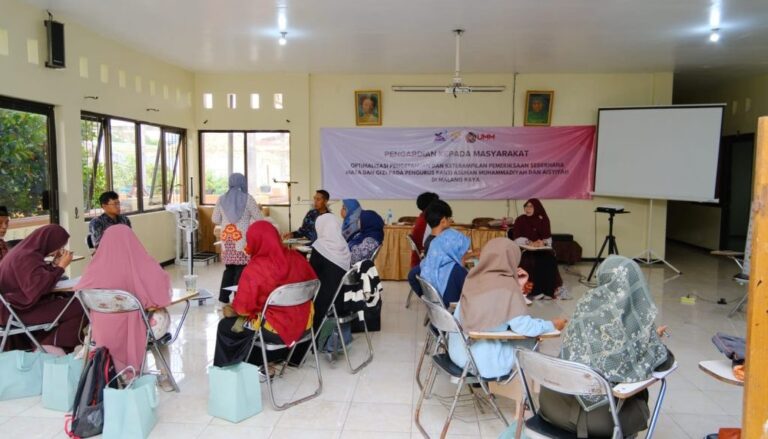 Peningkatan Kapasitas Kader Panti Asuhan: Dosen UMM Gelar Pelatihan Pemeriksaan Mata dan Gizi Anak-Anak Panti Asuhan