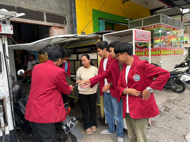 Sosialisasi SPP-IRT oleh Mahasiswa UMM Mendorong UMKM Kripik Talas Bu Sri Lebih Berdaya Saing