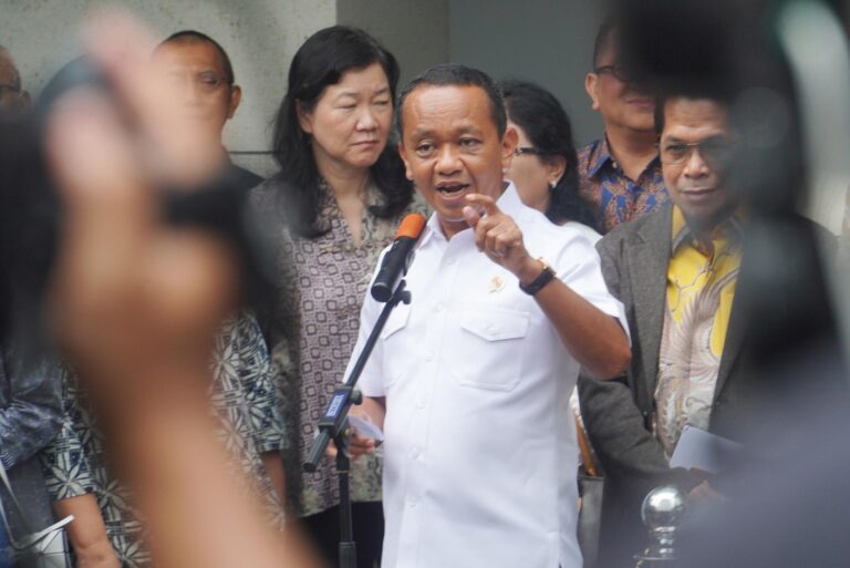 Senyum Bahlil Diteriaki “Hoaks”saat Bahas E10 di UMM, Jawab dengan Data