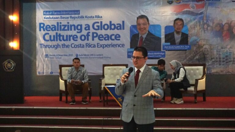 Kuliah Tamu FISIP UMM Bersama Kedubes Kosta Rika, Kaji Perdamaian Global