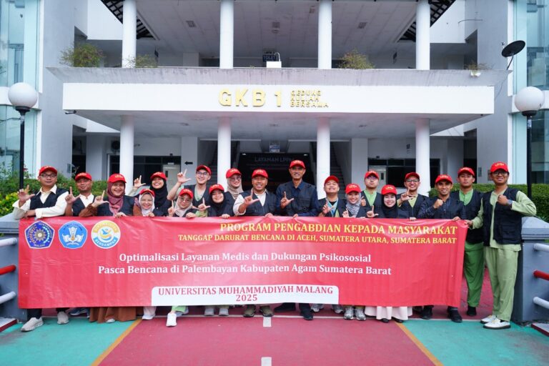 Bukti Komitmen Jadi Kampus Berdampak, UMM Kirim Puluhan Relawan ke Sumatera Barat