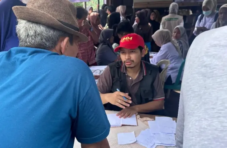 Krisis Air Bersih Pasca Banjir Maninjau Picu Penyakit Kulit, Tim Medis UMM Terjun ke Lokasi