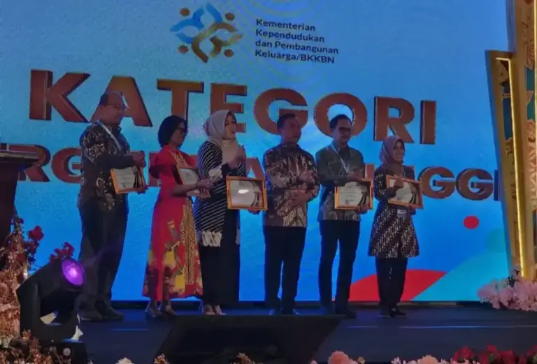 Sukses Atasi Stunting dan Kemiskinan Ekstrem di NTT, UMM Raih Penghargaan Kemendukbangga