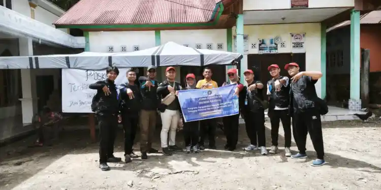 Tim Medis UMM Terobos Medan Sulit Layani Warga Malalak