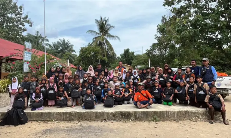 Anak Korban Banjir Aceh Tamiang Dididik dan Dipulihkan dalam Sekolah Darurat oleh Relawan Muhammadiyah Jawa Timur