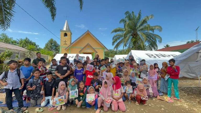 Maharesigana UMM Mengembalikan Senyum Anak-anak Penyintas Bencana