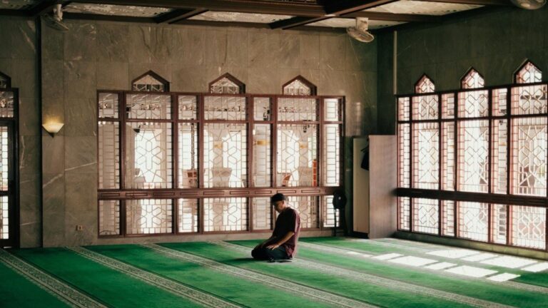 Maknai Isra Mi’raj, Salat Sebagai Pengatur Ritme Kehidupan