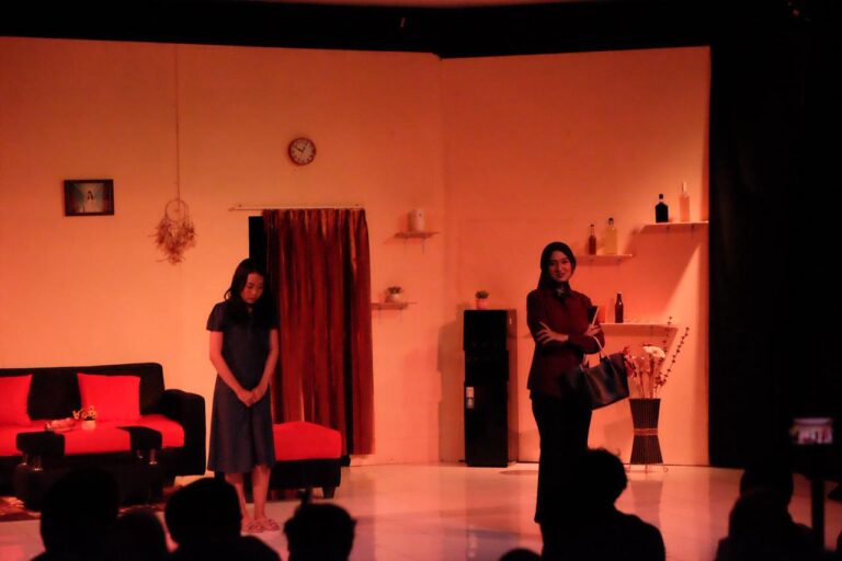 Angkat Isu Selingkuh, Teater Mahasiswa BSI UMM Pukau Penonton