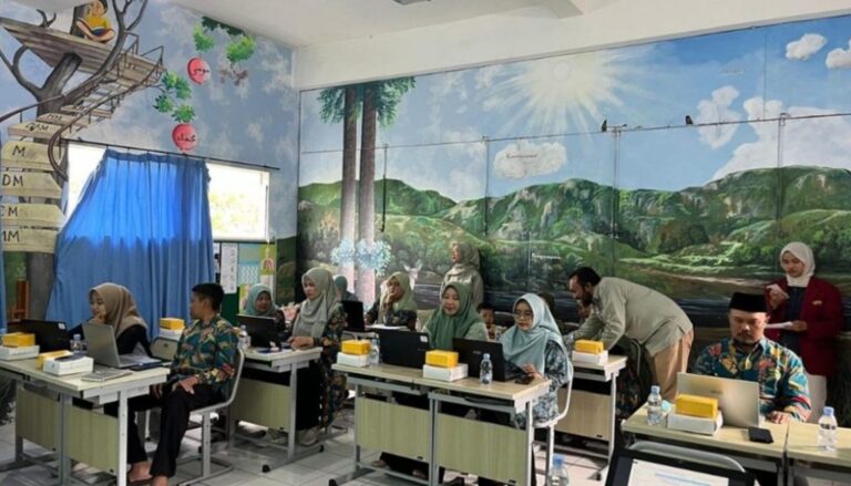 Tim Dosen PGSD UMM Inovasi Pembelajaran Digital Melalui Pendampingan Penyusunan Perangkat Coding di SD Muhammadiyah 5 Batu