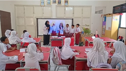 Bahasa Guru Bukan Sekadar Instruksi: Penelitian UMM Ungkap Peran Strategis Tindak Tutur dalam Pendidikan Karakter dan Literasi Kritis Siswa SD
