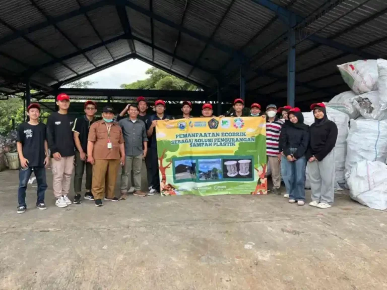 Ecobrick Jadi Senjata UMM Tekan Sampah Plastik di Kota Batu