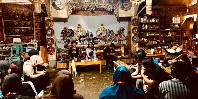 KKN Tematik UMM Setting Kampung Budaya Polowijen Jadi Etalase Ragam Kerajinan Tradisonal Malang