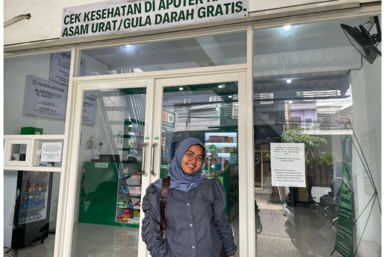 Kisah Melani, Kuliah dan Jalankan Bisnis Apotek 24 Jam, Punya Staf Anak Gen Z  Sumber: https://www.kompas.com/edu/read/2026/01/31/191236171/kisah-melani-kuliah-dan-jalankan-bisnis-apotek-24-jam-punya-staf-anak-gen-z.   Membership: https://kmp.im/plus6 Download aplikasi: https://kmp.im/app6
