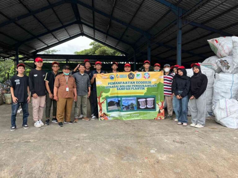 Mahasiswa UMM Dorong SDGs Lewat Gerakan Ecobrick