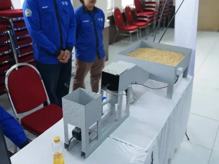Mahasiswa UMM Kembangkan Bed Dryer Gabah Berbasis Minyak Jelantah, Solusi Pengeringan Stabil Saat Musim Hujan