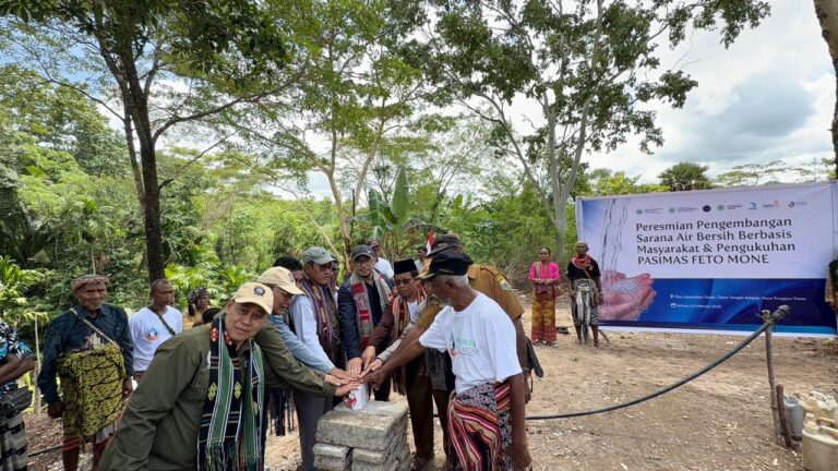 Rektor UMM Resmikan Sarana Air Bersih Berbasis Masyarakat di Tliu NTT