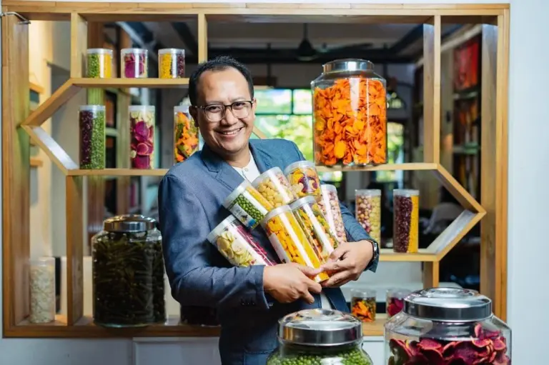 Dari Jualan di Kelas hingga Ekspor, Alumni UMM Sukses Kembangkan Keripik Buah ke Pasar Global