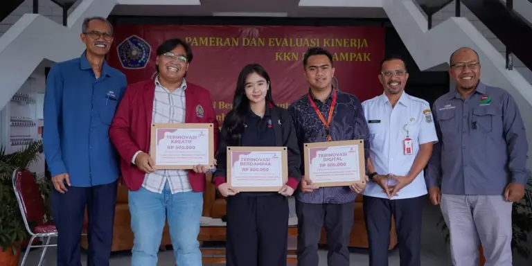 Kelompok 14 KKN Berdampak Raih Nominasi Ter-Digital dalam Pameran Karya Inovasi di Universitas Muhammadiyah Malang