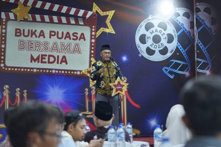 Puluhan Tahun Bersama Pers, Rektor Kampus Putih Tegaskan Kampus Tak Bisa Berdampak Tanpa Media.