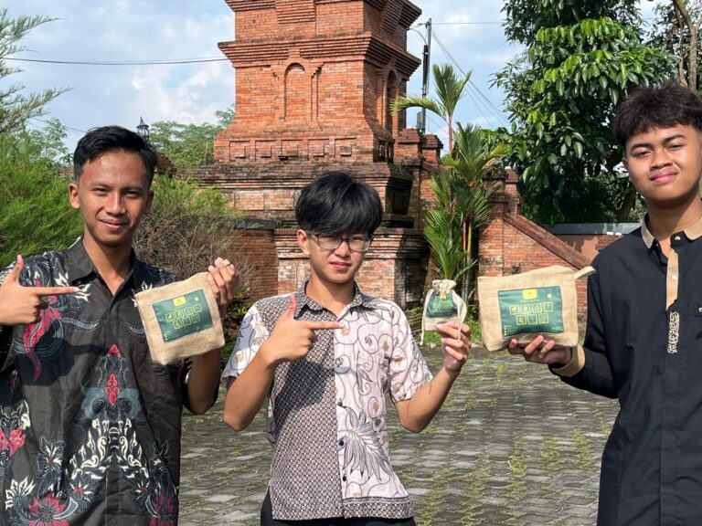 Santri PPI-AMF Ubah Limbah Jagung Jadi Produk Ramah Lingkungan, Raih Medali Nasional