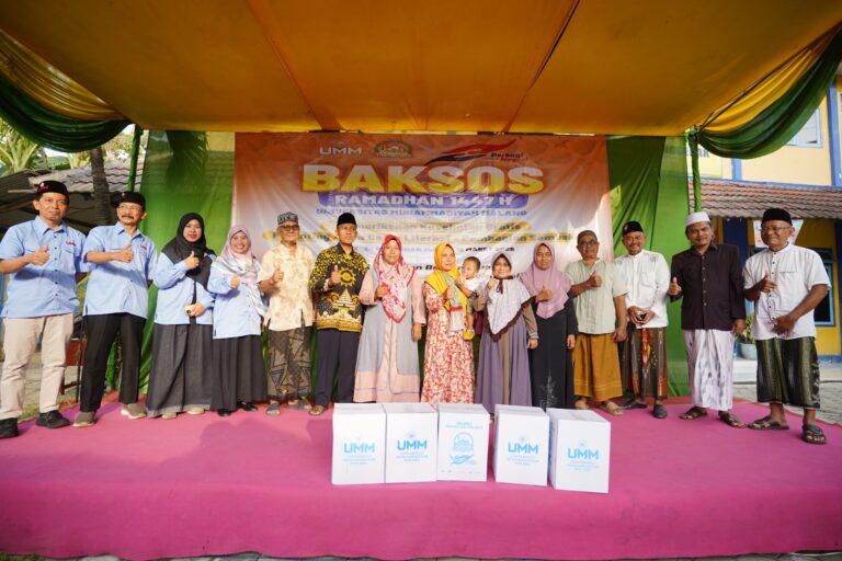 UMM Hadir di Bungah Gresik, Bakti Sosial Ramadan Hadirkan Layanan Kesehatan hingga Literasi Anak