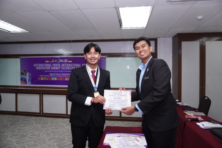 Kembangkan Inovasi NutriTrack MBG, Mahasiswa UMM Borong Tiga Penghargaan Internasional