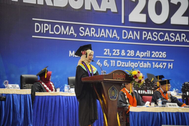 Wisudawan Berprestasi UMM, Kiprah Riri di Kampus Hingga Mengabdi untuk Masyarakat