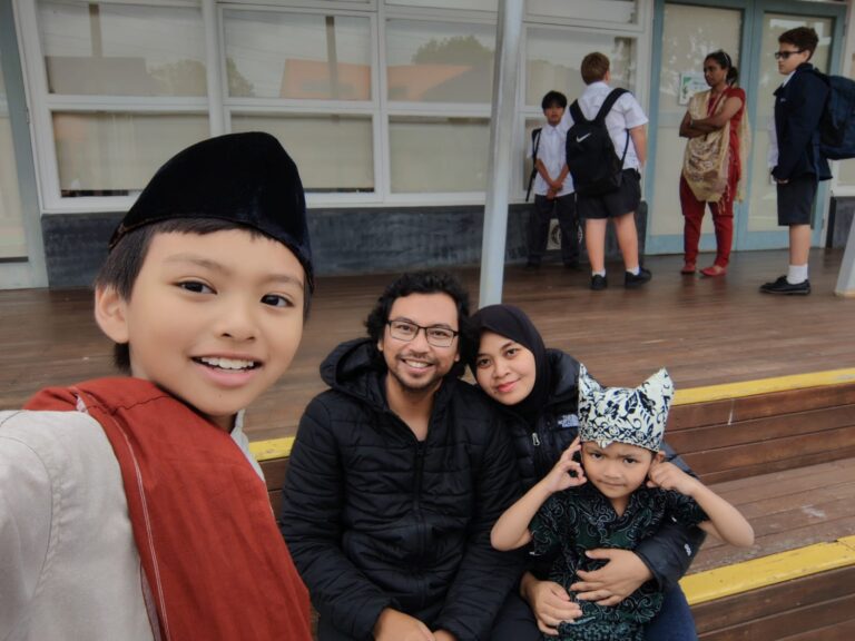 Tak Ada Mudik, Tak Ada Libur Panjang, Begini Kisah Lebaran Sunyi Dosen UMM di Tengah Minoritas Muslim