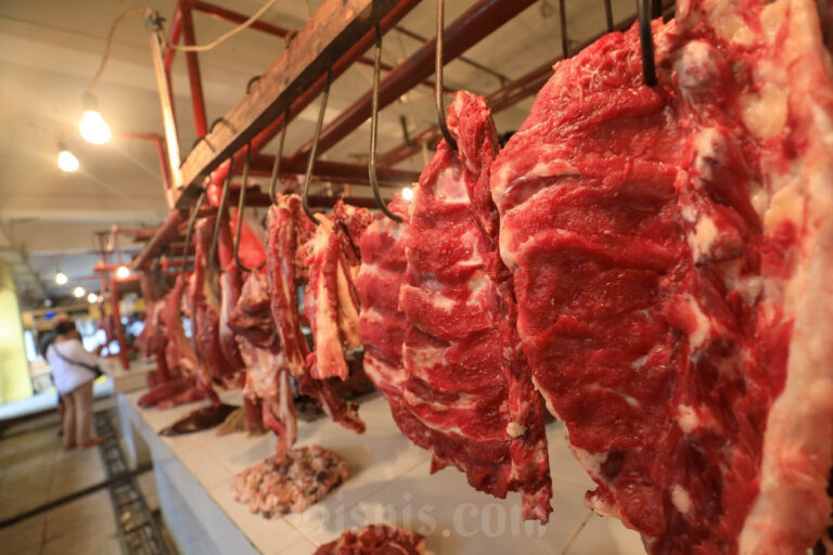 Tips Cerdas Nikmati Daging Kurban Tanpa Takut Asam Urat dan Kolesterol  Artikel ini telah tayang di Bisnis.com dengan judul “Tips Cerdas Nikmati Daging Kurban Tanpa Takut Asam Urat dan Kolesterol