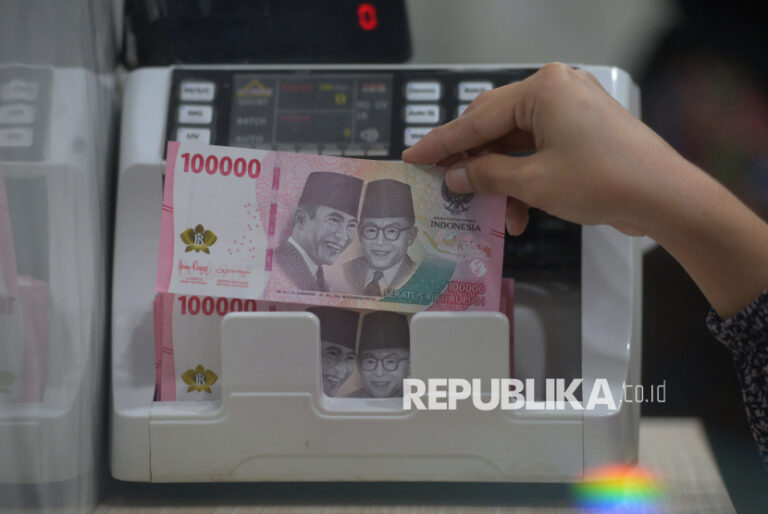 Rupiah Melemah, Ini Tips Bijak Atur Keuangan Menurut Pakar