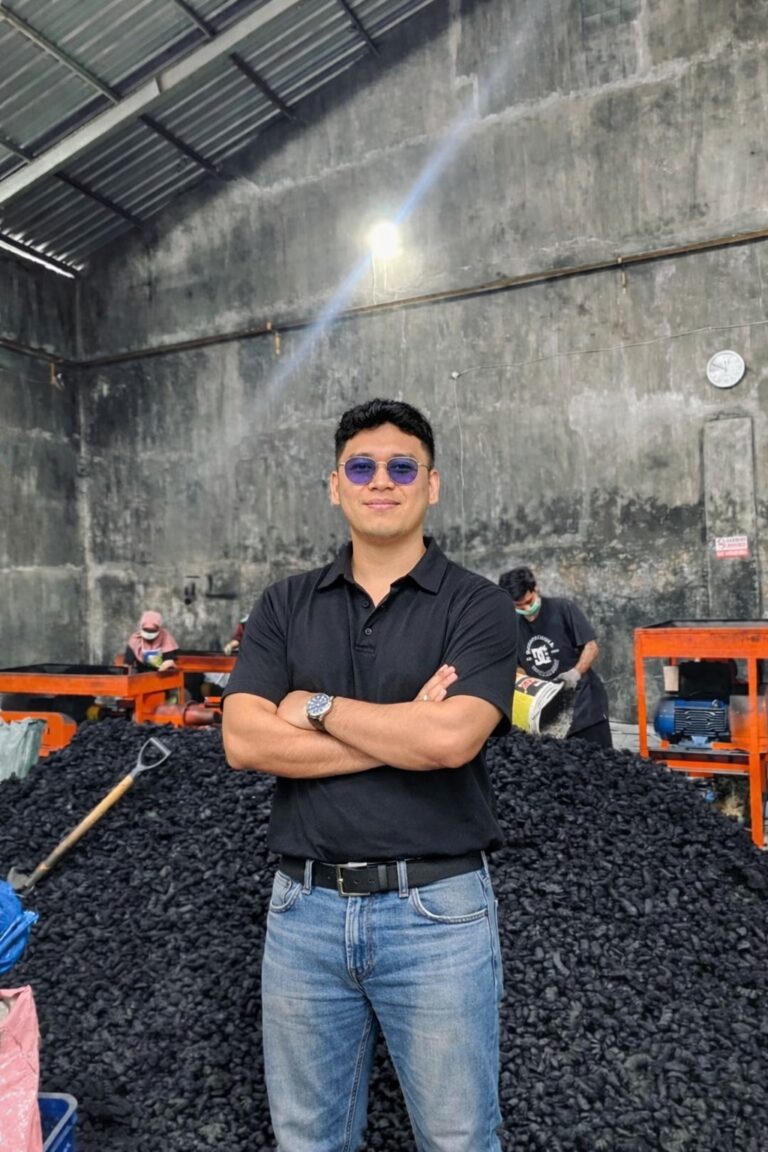 Raup Ratusan Juta dari Arang Briket, Alumnus UMM Sukses Tembus Pasar Ekspor
