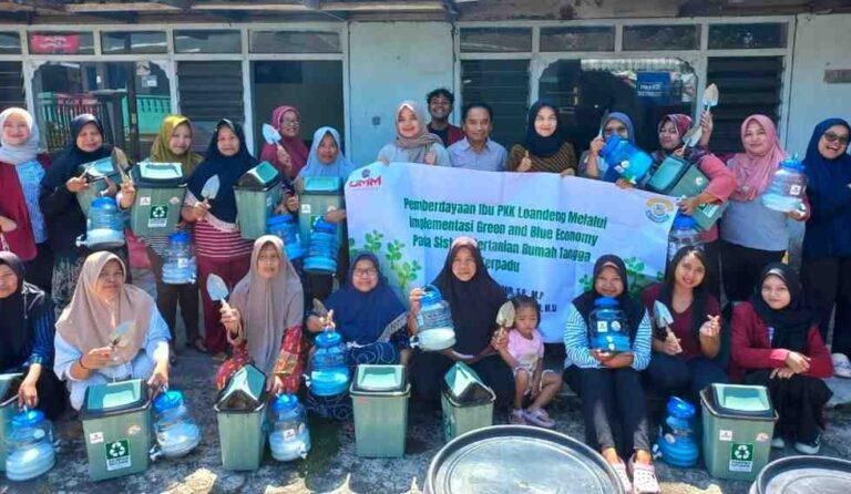 Dosen Fakultas Pertanian-Peternakan UMM Ajak Ibu PKK Loandeng Praktikkan Ekonomi Hijau