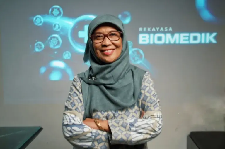 UMM Cetak Sejarah, Prof. Lailis Syafaah Dikukuhkan sebagai Guru Besar Rekayasa Biomedik Pertama