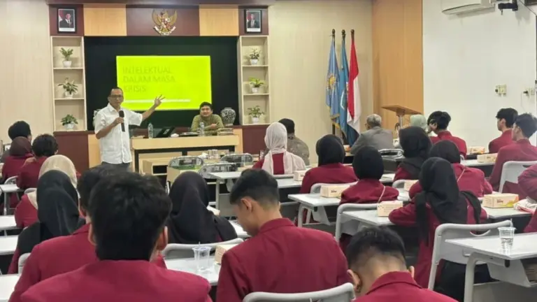 Founder Social Movement Institute Soroti Krisis Moral Perlawanan Mahasiswa dalam Kuliah Tamu Nasional UMM
