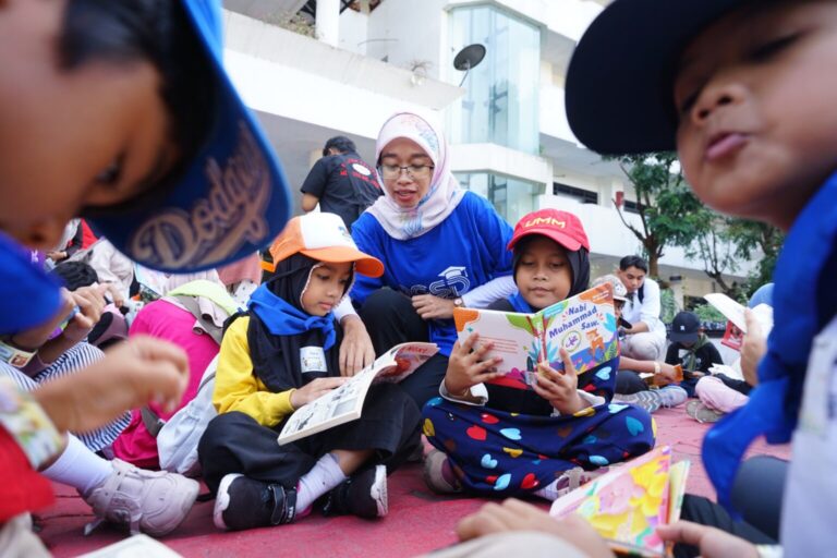 PGSD UMM Hadirkan Bocah Petualang di Kampus Putih, Ajak Ratusan Siswa Olah Sampah dan Lestarikan Permainan Tradisional