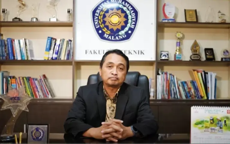 Profesor UMM Masuk Jajaran Ilmuwan Paling Berpengaruh Dunia, Raih Predikat World Top 5% Scientist 2025  Artikel ini adalah bagian dari Mitra Promedia Group dan sudah tayang dengan judul “Profesor UMM Masuk Jajaran Ilmuwan Paling Berpengaruh Dunia, Raih Predikat World Top 5% Scientist 2025” Baca selengkapnya di: https://www.pojoksatu.id/edugov/1087409238/profesor-umm-masuk-jajaran-ilmuwan-paling-berpengaruh-dunia-raih-predikat-world-top-5-scientist-2025