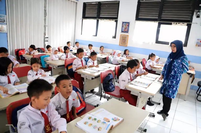 Siswa SD Boleh Masuk Sebelum Usia 7 Tahun, Pakar Ini Usulkan Kelas 1 Transisi, Paparkan Metode Ini