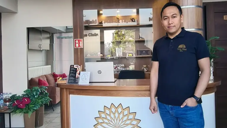 Sempat Awali Pekerjaan sebagai Petugas Kebersihan Gudang