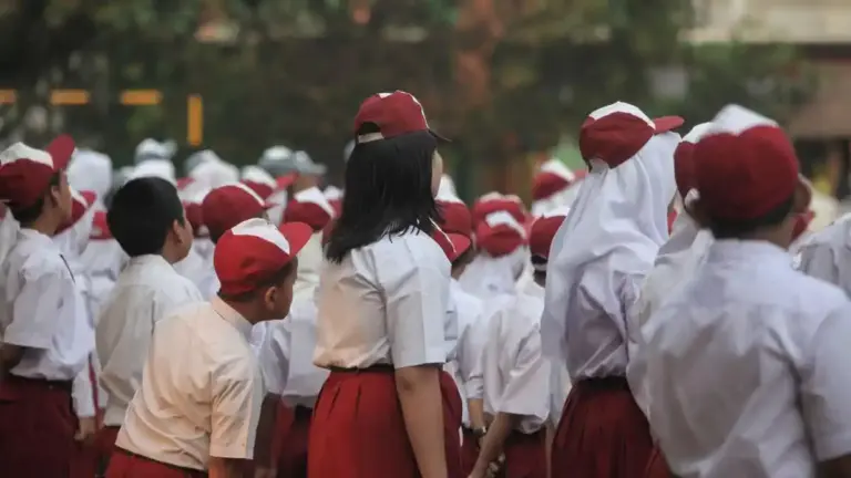 Anak Umur 5,5 Tahun Bisa Masuk SD, Pakar Pendidikan Ungkap Risiko Psikis   Artikel ini telah tayang di TribunPontianak.co.id dengan judul Anak Umur 5,5 Tahun Bisa Masuk SD, Pakar Pendidikan Ungkap Risiko Psikis, https://pontianak.tribunnews.com/pendidikan/1174253/anak-umur-55-tahun-bisa-masuk-sd-pakar-pendidikan-ungkap-risiko-psikis.