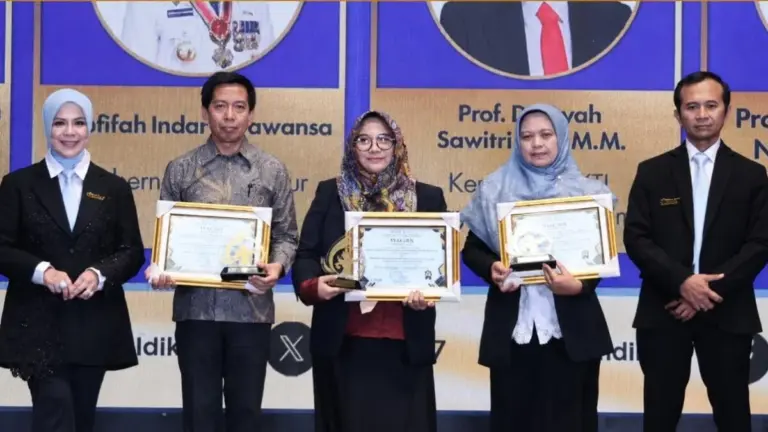 UMM Raih Anugerah Kampus Unggulan LLDIKTI VII 2026 dengan Capaian Hibah Riset Terbanyak