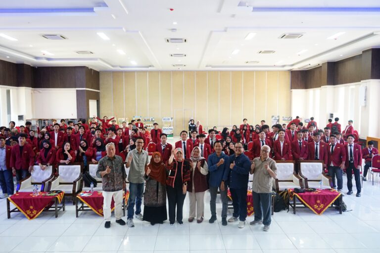 Peternakan UMM Buktikan Kualitas Mahasiswa Lewat Inovasi Suplemen Ternak Pengganti Antibiotik di Gelaran Feed Innovation Expo 2026