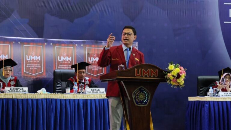 Taruna Ikrar di Wisuda UMM: Neurosains dan AI Jadi Kunci Masa Depan Indonesia