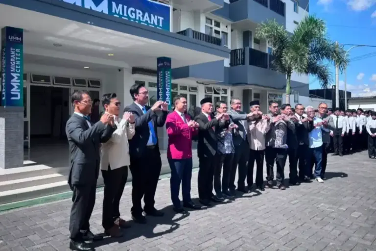 Sasar Target Prabowo, Wamen Migran RI Resmikan Migran Center di UMM Malang