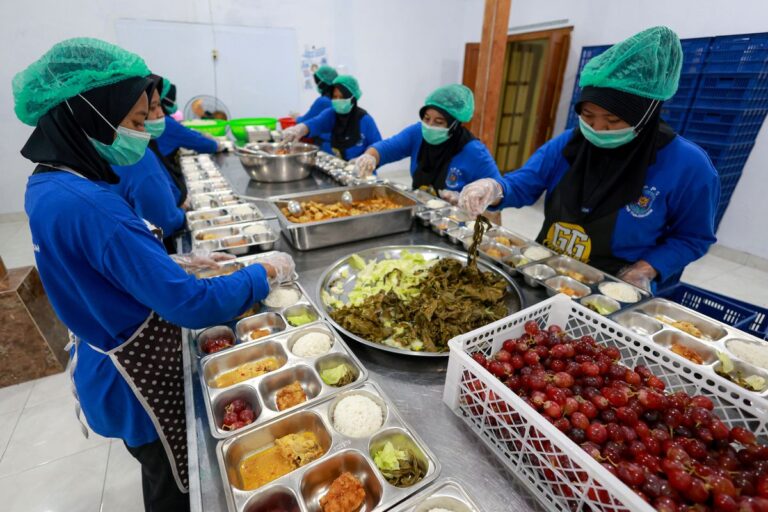 Sekolah Libur, Harga Pangan Turun: Pelajaran Ekonomi dari MBG